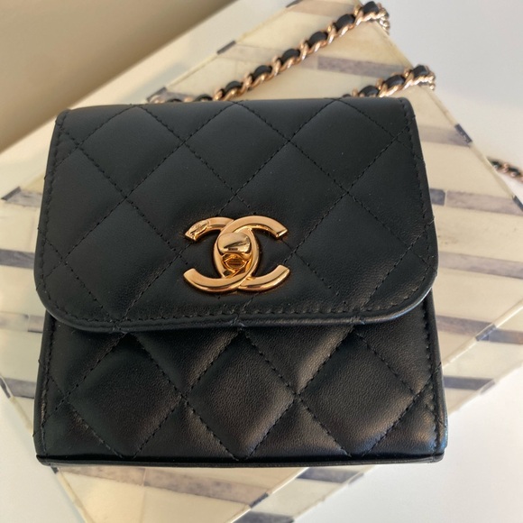 Chanel! Never used, crossbody 2021 quilted lambskin purse - Picture 3 of 11